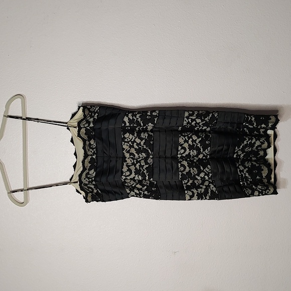 JS Collections Vintage Floral Black and Nude Lace Dress Size 12 - Picture 3 of 8